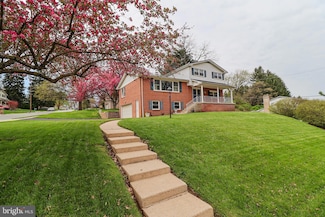 680 Cortleigh Dr, York, PA 17402