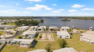 362 Shoreland Dr, Fort Myers, FL 33905