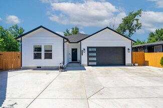 8219 Barbur St, White City, OR 97503