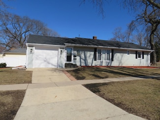 1217 E Evergreen St, Wheaton, IL 60187