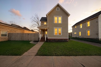 351 W William St, Delaware, OH 43015