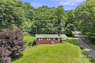 613 Hungry Creek Rd, Canton, NC 28716