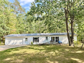 3313 Pleasant View Dr, Lewiston, MI 49756