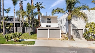 319 14th St Unit B, Huntington Beach, CA 92648