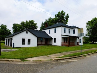200 E Clover St, Hutsonville, IL 62433
