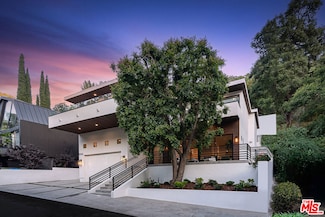 9836 Yoakum Dr, Beverly Hills, CA 90210
