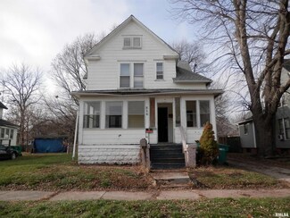 216 Allens Ave, Galesburg, IL 61401