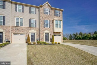 26 Farm Field Ln, Sicklerville, NJ 08081