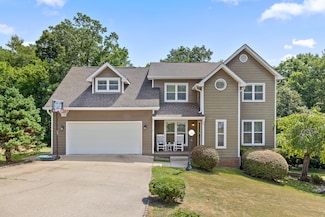 8014 Woodstone Dr, Hixson, TN 37343