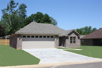 1015 Hope Ln, Searcy, AR 72143