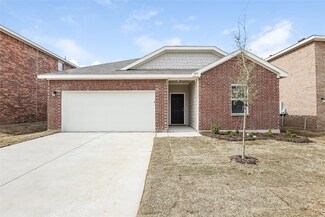 509 Horn St, Crowley, TX 76036