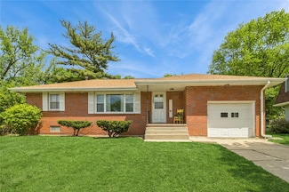 1506 W 6th Ave, Indianola, IA 50125