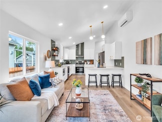7822 Beverly Blvd Unit B, Everett, WA 98203
