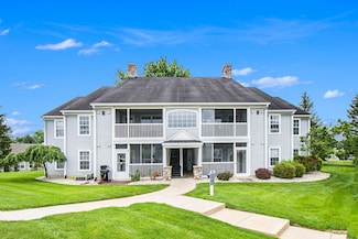 749 W Barrington Cir, Jackson, MI 49203