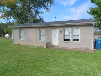 4625 Cedar Dr, Hillsboro, MO 63050