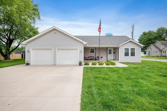 284 E Silver St, Knightstown, IN 46148