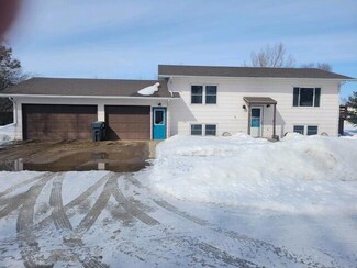 806 1st Ave, Ipswich, SD 57451