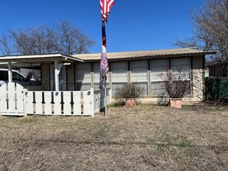802 Boston St, Brady, TX 76825