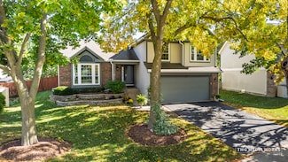 300 Churchill Ln, Aurora, IL 60504