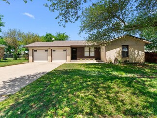 112 W Cedar St, Hurst, TX 76053