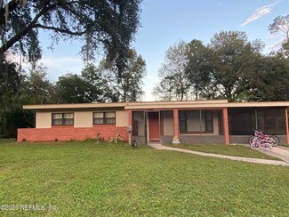 5547 Keystone Dr N, Jacksonville, FL 32207
