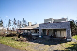 3879 Lane Spit Dr, Lummi Island, WA 98262