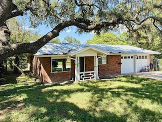 710 Lake Dr, Kerrville, TX 78028