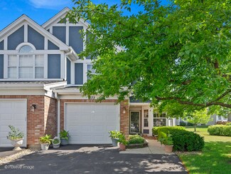 673 Kingsbridge Dr, Carol Stream, IL 60188