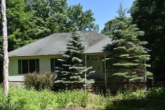 159 Mockingbird Ct, Bushkill, PA 18324