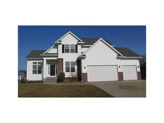 390 Phaeton Dr, Robins, IA 52328