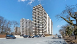 12550 Lake Ave Unit 607, Lakewood, OH 44107