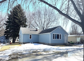 310 E 1st Ave S, Cavalier, ND 58220