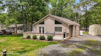 644 S Old Stage Rd, Albrightsville, PA 18210