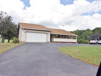 77 Daughtery Rd, Peterstown, WV 24963
