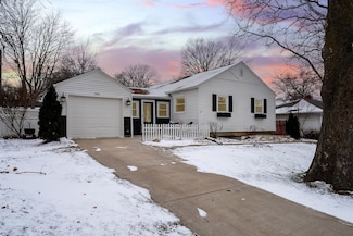 504 Colton Ave, Bloomington, IL 61701
