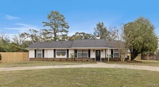 204 Timberline Dr, Ozark, AL 36360