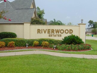 401 Riverwood Dr, Saint Rose, LA 70087