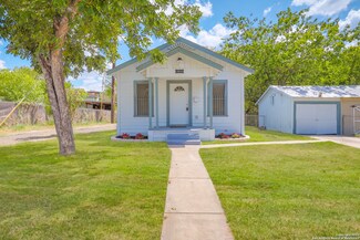 2010 N Elmendorf St, San Antonio, TX 78201