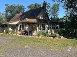 24 Vale Rd, Newville, PA 17241