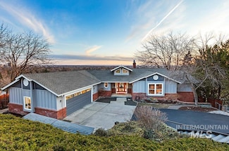 2360 W Hillway Dr, Boise, ID 83702