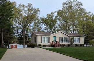 125 S Maple Rd, Branch, MI 49402
