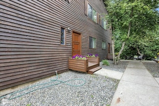 600 W 47th Ave Unit B, Anchorage, AK 99503
