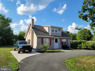 111 Salem St, Elmer, NJ 08318