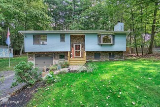 127 Oak Manor Dr, Milford, PA 18337