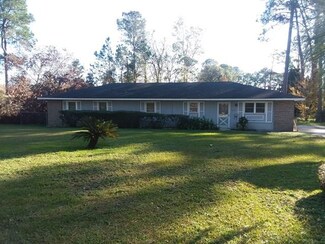 220 Suburban Dr, Brunswick, GA 31520
