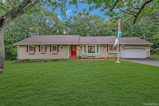 50 Hillcrest Ave, Port Jefferson, NY 11777