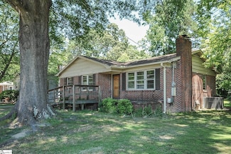 107 Hale Dr, Taylors, SC 29687