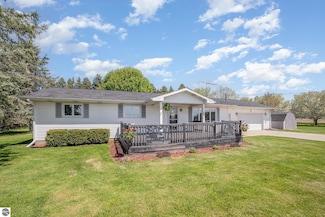 6450 W Lincoln Rd, Elwell, MI 48832