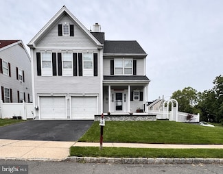 2 Oxford Ct, Kendall Park, NJ 08824