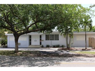 1000 NE 147th St, Miami, FL 33161
